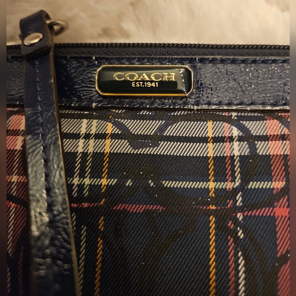 Coach Navy Multicolor Plaid Wristlet Signature C Pattern Pink Clutch Hangtag - Picture 2 of 8